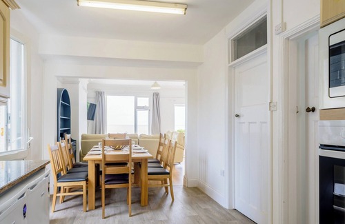 Downderry Cottage | On The Beach, East Yardley House -.