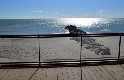 Palavas-les-Flots Apartment | On the beach, 5 * apartment of 75m2, air conditioning, WiFi and terrace of 25 m2!