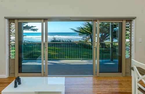 Aramoana Apartment | On the beach, fully equipped new unit with disabled access at the Marine Reserve