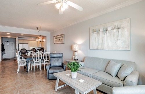 Gulf Shores Condo | On The Beach-Great View- 1 Mile To Hangout-Hot tub
