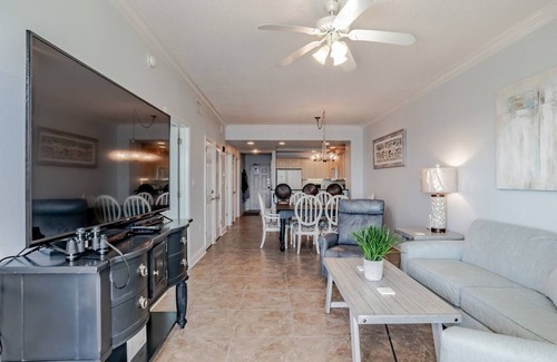 Gulf Shores Condo | On The Beach-Great View- 1 Mile To Hangout-Hot tub