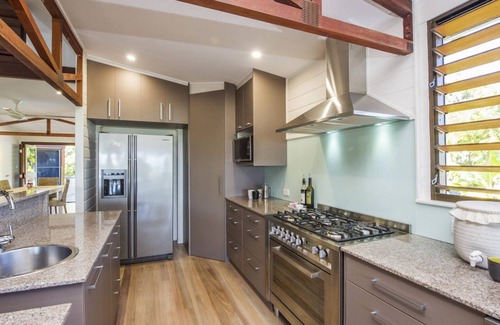Horseshoe Bay House | On the Beach, Horseshoe Bay