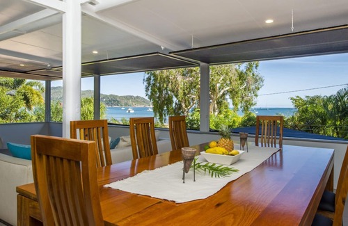 Horseshoe Bay House | On the Beach, Horseshoe Bay