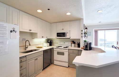 Rockaway Beach Condo | ON the beach in Rockaway with panoramic views!