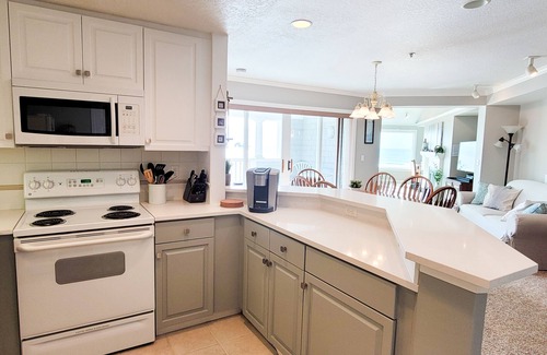 Rockaway Beach Condo | ON the beach in Rockaway with panoramic views!