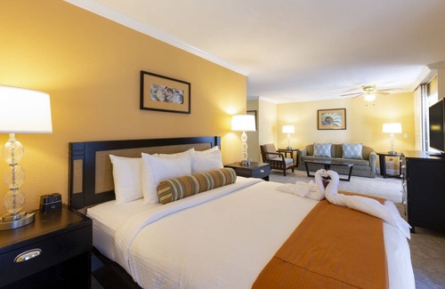 Carlsbad Village Resort | On the beach-Lower rates