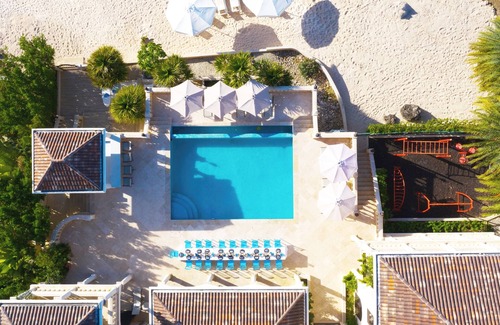 The Valley Villa | ON THE BEACH - Ultra Luxury Villa, Sleeps 12, Pool, Hot-tub, Fire-Pit, Gym, …