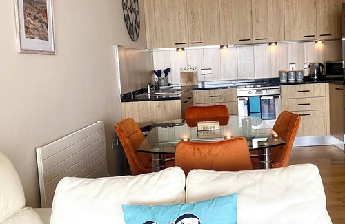 Westleigh Apartment | On The Beach! Village Located. Outstanding Sea Views from Master Bedroom Lounge