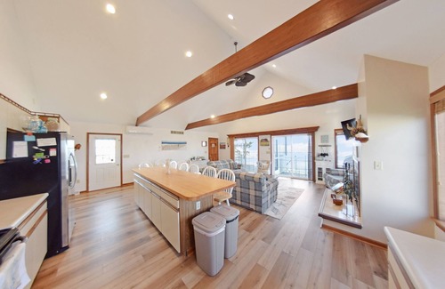 Milford House | On The Beach! Your Dream Beachhouse!