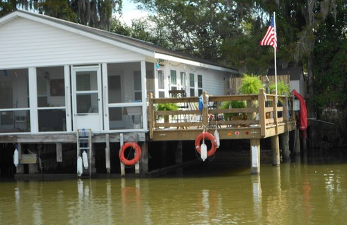Belle River Cabin | On the Belle River, docking for 2,3 boats. One mile south of Spunky Monkey.
