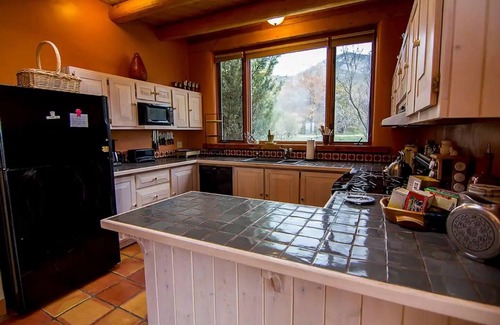 Arroyo Seco House | On the Farm - Taos Sunset Views and Night Skies