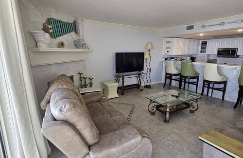White Sands Condo | On the Gulf of Mexico - Direct Views of the White Sand and Emerald Water - SV421