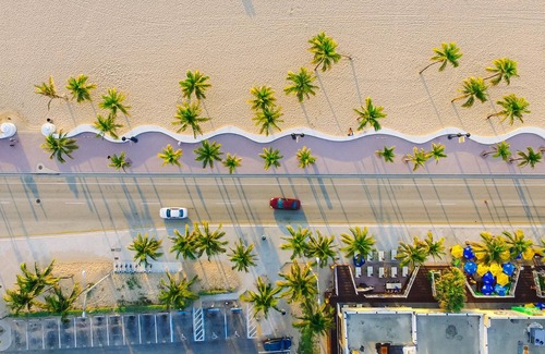 Birch Park Finger Streets Apartment | On the intercostal and walking distance from the amazing Fort Lauderdale beach.