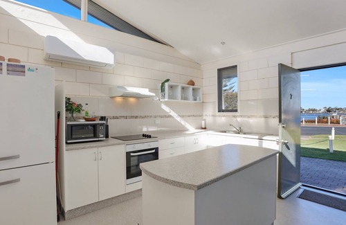 Merimbula Apartment | On the lake at Penguin Mews: Ground floor pet friendly