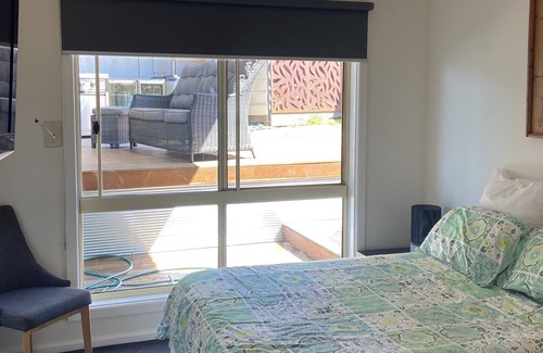 Lake Eildon House | On the Lake Goughs Bay Relax in the spa and watch fun on the lake.