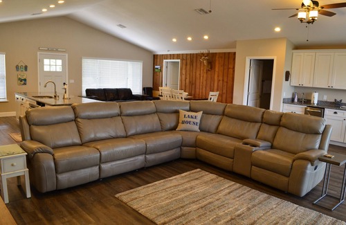 Lake Placid House | On "The" Lake Placid! Lakefront, Hot Tub, Beach, Large Dock!
