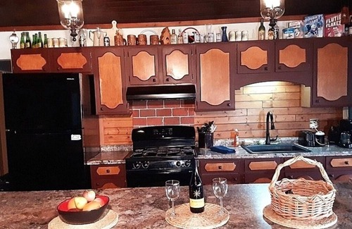 Grand Island House | On the Niagara River - River Access DOCK - POOL - HOT TUB - FIREPIT and more