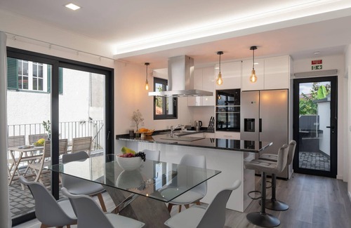 Sao Jorge House | On the north coast, with barbecue - Casa do Farol