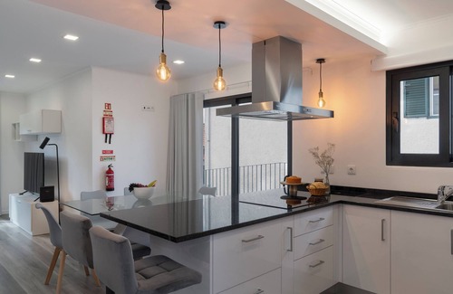 Sao Jorge House | On the north coast, with barbecue - Casa do Farol