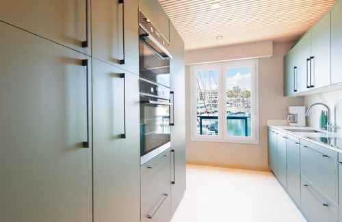 Frejus Plage Apartment | On the port | 3 bedrooms | parking |