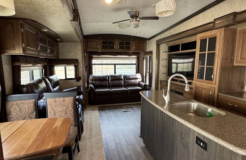 Bryson City House | On the River- RV