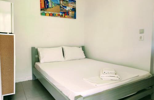 Qeparo Bed & Breakfast | On The Rocks