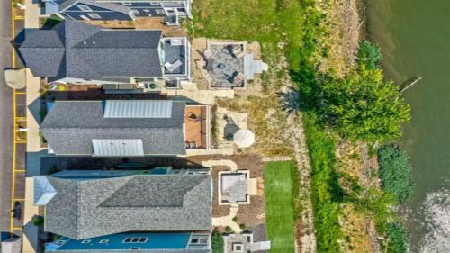 Ottawa House | On The Rocks
