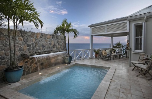 Peterborg Villa | ON THE ROCKS VILLA Private Luxury Waterfront Villa Minutes From Magens Bay Beach