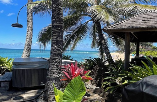 Haleiwa House | ON THE SAND! Chuns Reef Beach House - Oceanfront Main House - A/C - Beach Toys