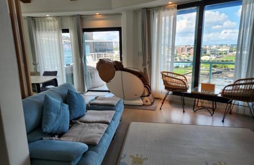 Downtown House | On The Sea Pension
