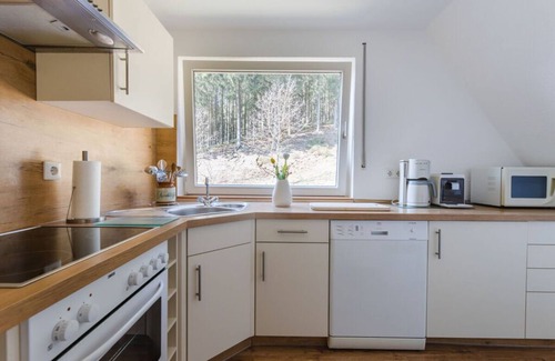 Eslohe House | on the sunny slope Modern retreat