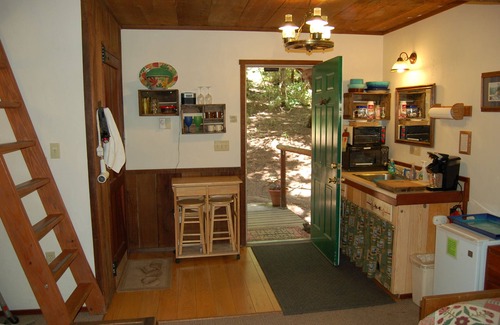 Douglas City Cabin | On the Trinity River, Fire Pit, Dogs OK, Privacy, Historic Miner's Cabin
