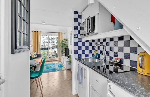 Seafront Apartment | On the Water 6 A One-of-a-Kind Stay | Free Parking | By My Getaways