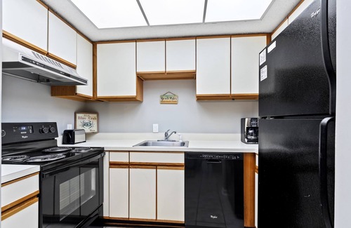 Palmetto Dunes Condo | On the Waters - Long or Short Term Village House Condo!