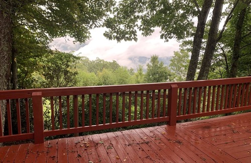 Maggie Valley Cabin | On Top of the Mountain, Beneath the Stars, Your Cabin Stay Awaits You!