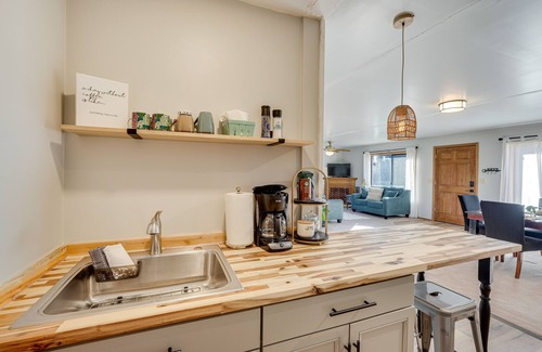 Central Point Cottage | On Working Winery: Southern Oregon Bungalow