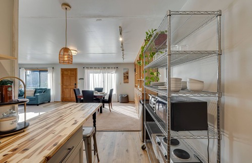Central Point Cottage | On Working Winery: Southern Oregon Bungalow