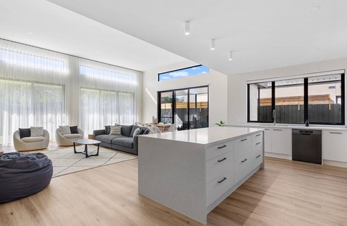 Inverloch House | Once Upon A Tide - Linen included
