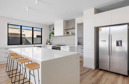 Inverloch House | Once Upon A Tide - Linen included
