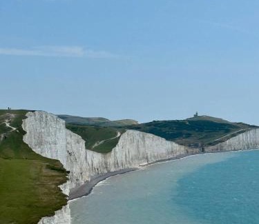 Seaford Apartment | One bed Apartment with Parking