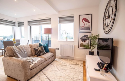 Slough Apartment | One Bed - Queensmere Shopping Centre by Belvilla