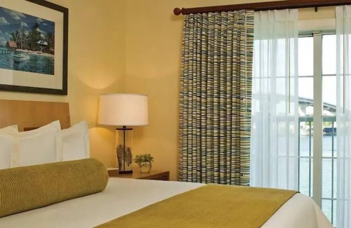 Paradise Island Villa | One Bedroom Premium Villa, Sleeps 4 - Harborside Resort, Paradise Island