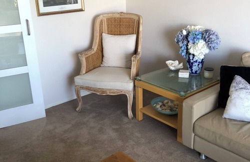 Port Macquarie Apartment | One bedroom apartment/coutyard close to shops and Lighthouse Beach, Pet friendly