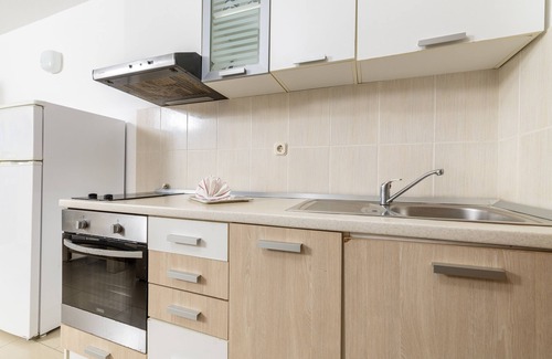 Pokrivenik Apartment | One bedroom apartment near beach Cove Pokrivenik, Hvar (A-10427-b)