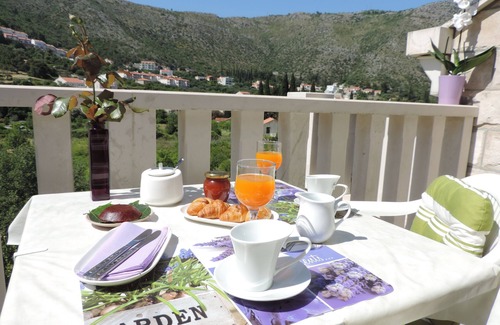 Zaton Apartment | One bedroom apartment with balcony and sea view Zaton Mali, Dubrovnik (A-12120-b)