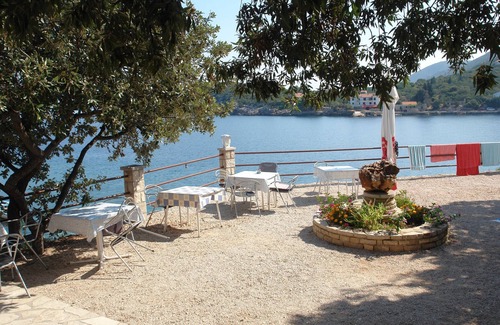 Pokrivenik Apartment | One bedroom apartment near beach Cove Pokrivenik, Hvar (A-2073-g)