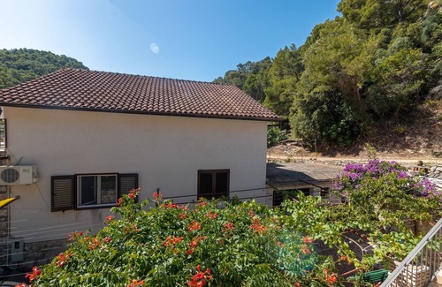 Zastrazisce Apartment | One bedroom apartment with terrace Cove Vela Stiniva, Hvar (A-14511-a)