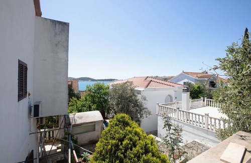 Podglavica Apartment | One bedroom apartment near beach Stupin Čeline, Rogoznica (A-21043-b)