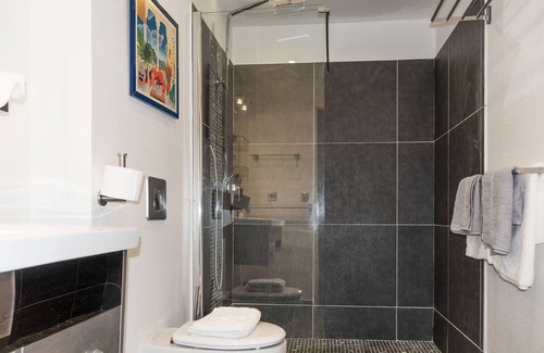 Grand Case Apartment | One-Bedroom Apartment first floor up to 2 guests, located on the beach