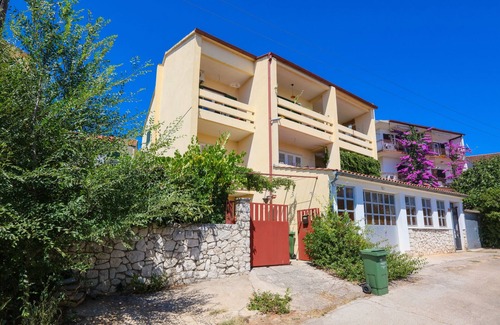 Sibenik Apartment | One bedroom apartment with balcony and sea view Šibenik (A-24719-a)